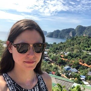 Meet your Posher, Elana